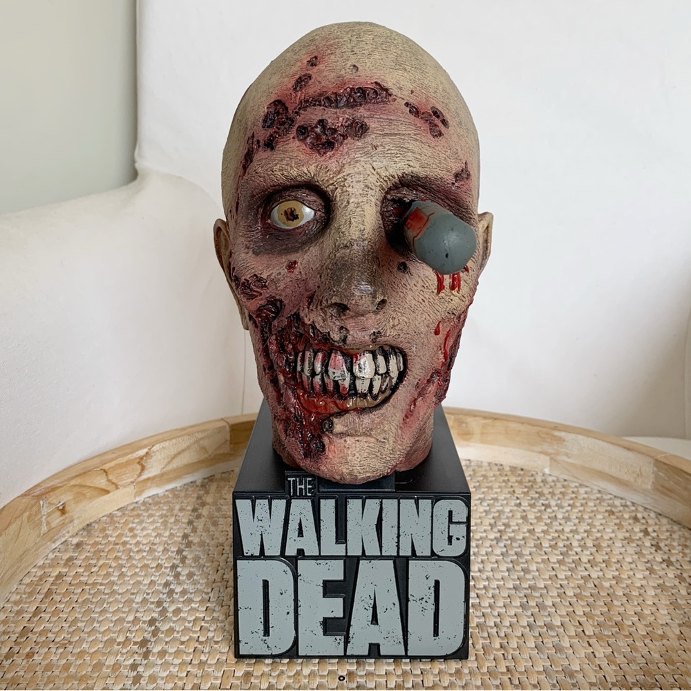 The Walking Dead Collectible Zombie Head Bust Blu Ray Case Holder Only
